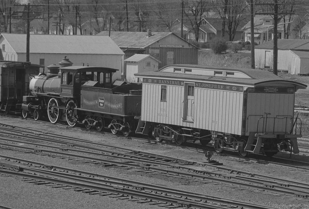 history of Iowa, Iowa History, Ottumwa, IA, Cities and Towns, Lemberger, LeAnn, train track, railroad, Iowa, mail, train, Train Stations
