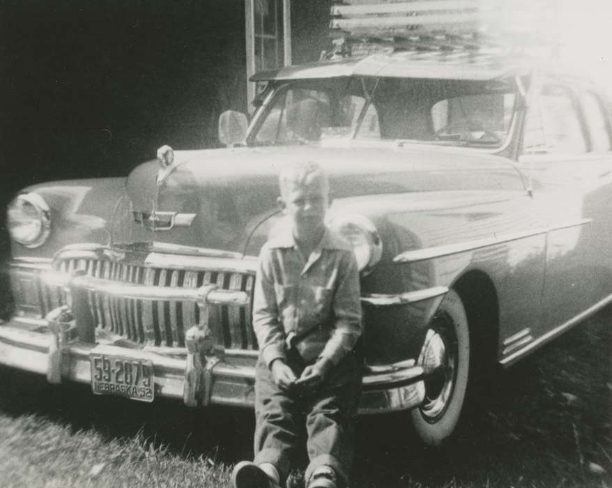 Portraits - Individual, car, Iowa History, Iowa, Motorized Vehicles, Burk, Susan, IA, history of Iowa, Children, license plate