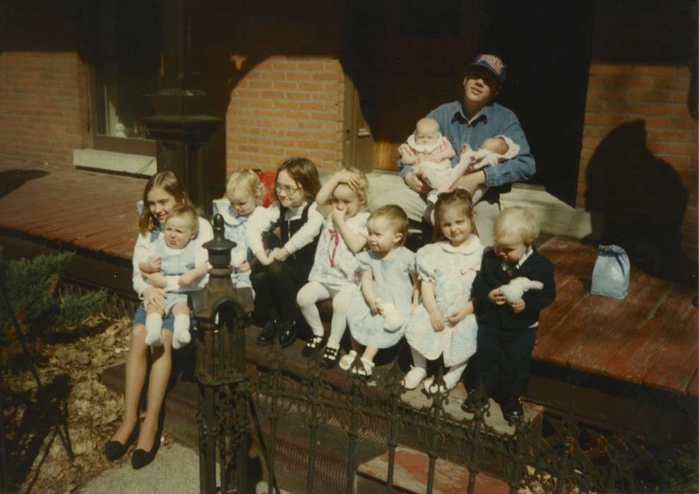 Portraits - Group, Iowa, Children, Carpenter, Jolene, Dubuque, IA, history of Iowa, Holidays, Iowa History, easter