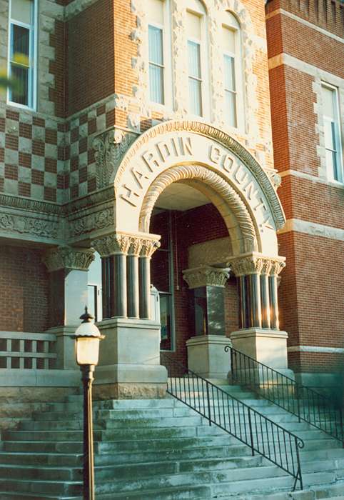 history of Iowa, Iowa History, brick, courthouse, Eldora, IA, Klinefelter, Mary, Iowa, Cities and Towns, steps