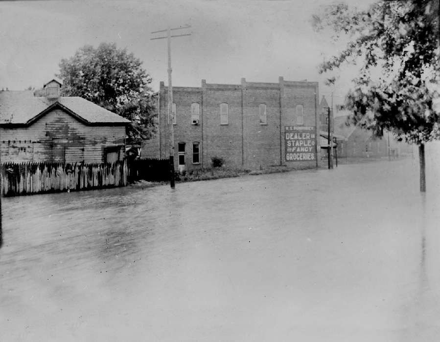 Iowa, Ottumwa, IA, fence, building, sign, Businesses and Factories, Lemberger, LeAnn, street, history of Iowa, Floods, Iowa History