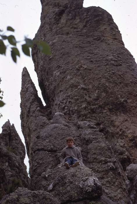 history of Iowa, rocks, Iowa History, cliffs, Iowa, Zischke, Ward, Outdoor Recreation, USA, correct date needed, Children, Portraits - Individual