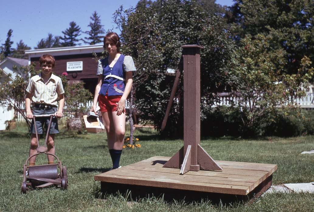 yard, history of Iowa, Iowa History, IA, lawn, Iowa, Zischke, Ward, Outdoor Recreation, Children