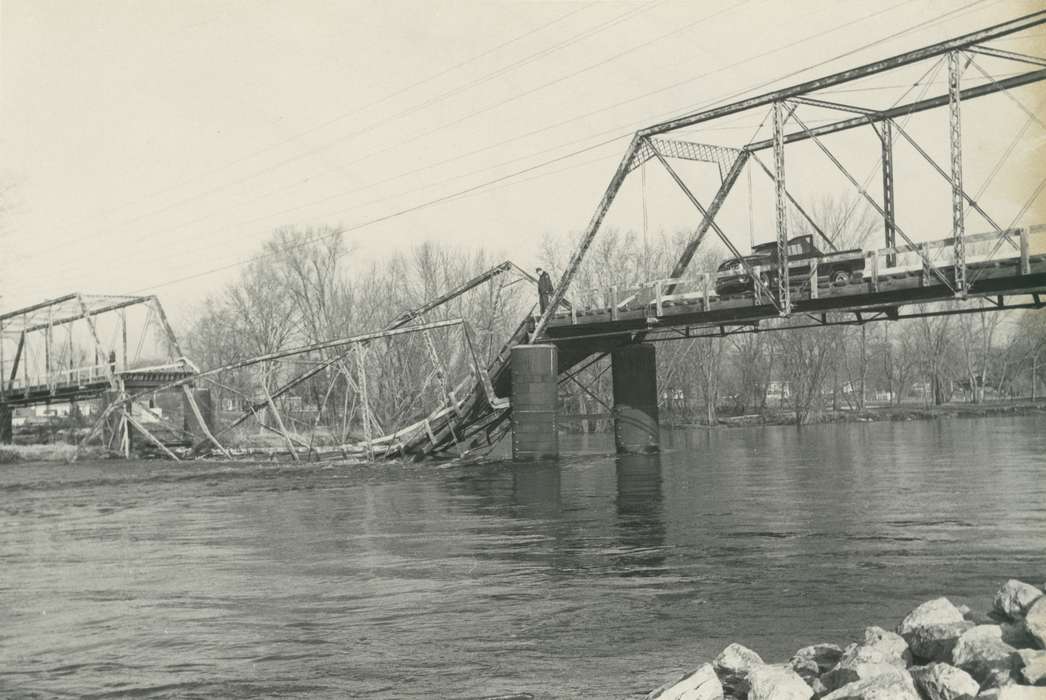 Waverly, IA, truck, history of Iowa, Wrecks, Motorized Vehicles, car crash, bridge, Lakes, Rivers, and Streams, Iowa, Waverly Public Library, Iowa History