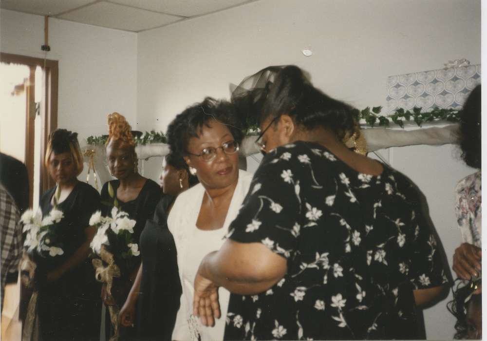 wedding party, Weddings, Barrett, Sarah, african american, Waterloo, IA, Iowa History, People of Color, history of Iowa, Iowa