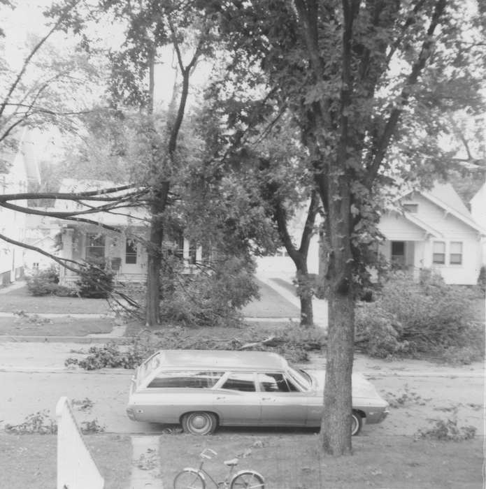 station wagon, Iowa, Cedar Rapids, IA, weather, bike, bel air, car, chevy, Karns, Mike, Cities and Towns, history of Iowa, Iowa History, chevrolet