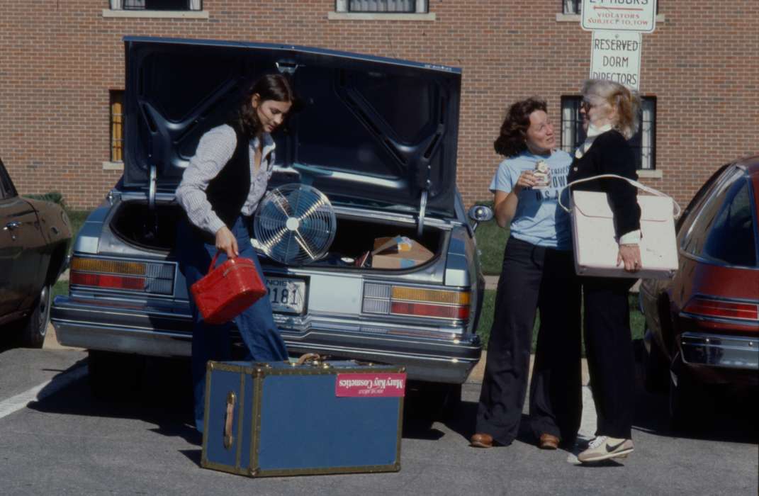Cedar Falls, IA, dormitory, luggage, history of Iowa, Families, uni, Motorized Vehicles, suitcase, Iowa History, car, parking lot, fan, UNI Special Collections & University Archives, Iowa, dorm, Schools and Education, university of northern iowa