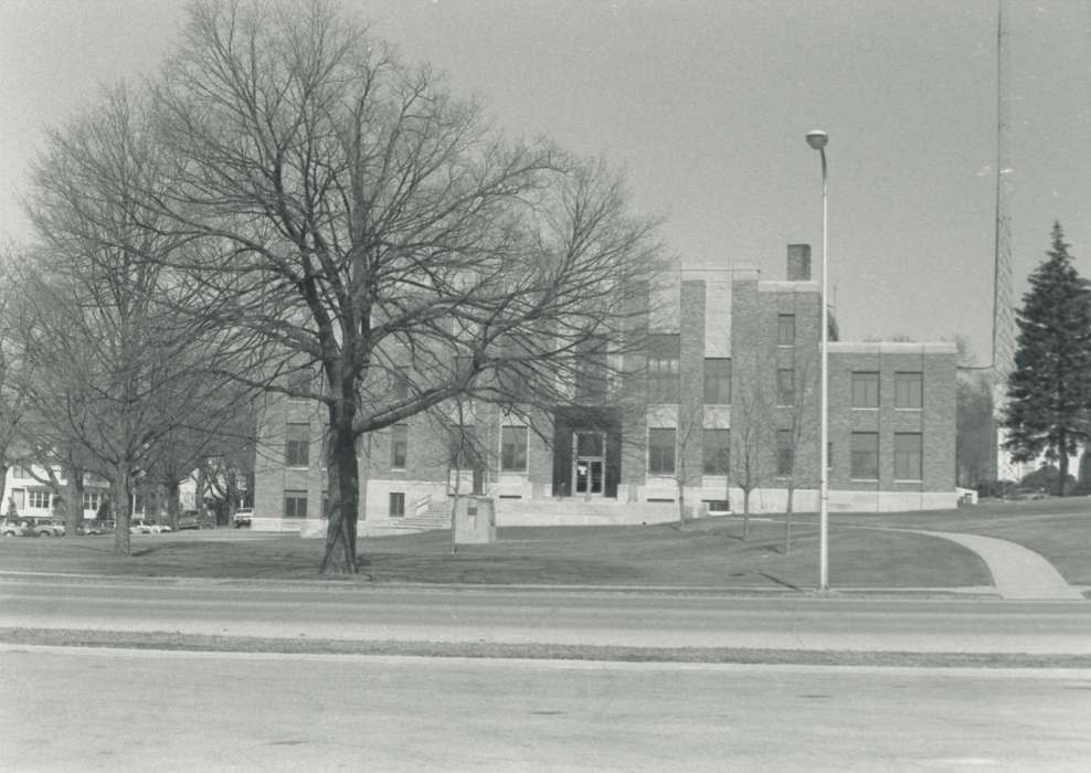 Main Streets & Town Squares, history of Iowa, Iowa History, courthouse, Waverly, IA, Iowa, Cities and Towns, Waverly Public Library