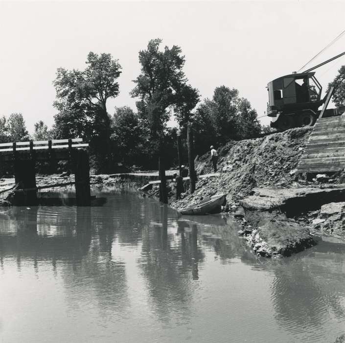 summer, construction, boat, history of Iowa, Waverly Public Library, Waverly, IA, tree, Iowa, river, Motorized Vehicles, cedar river, construction crew, Iowa History, Floods, hard hat, flood aftermath, Lakes, Rivers, and Streams, bridge