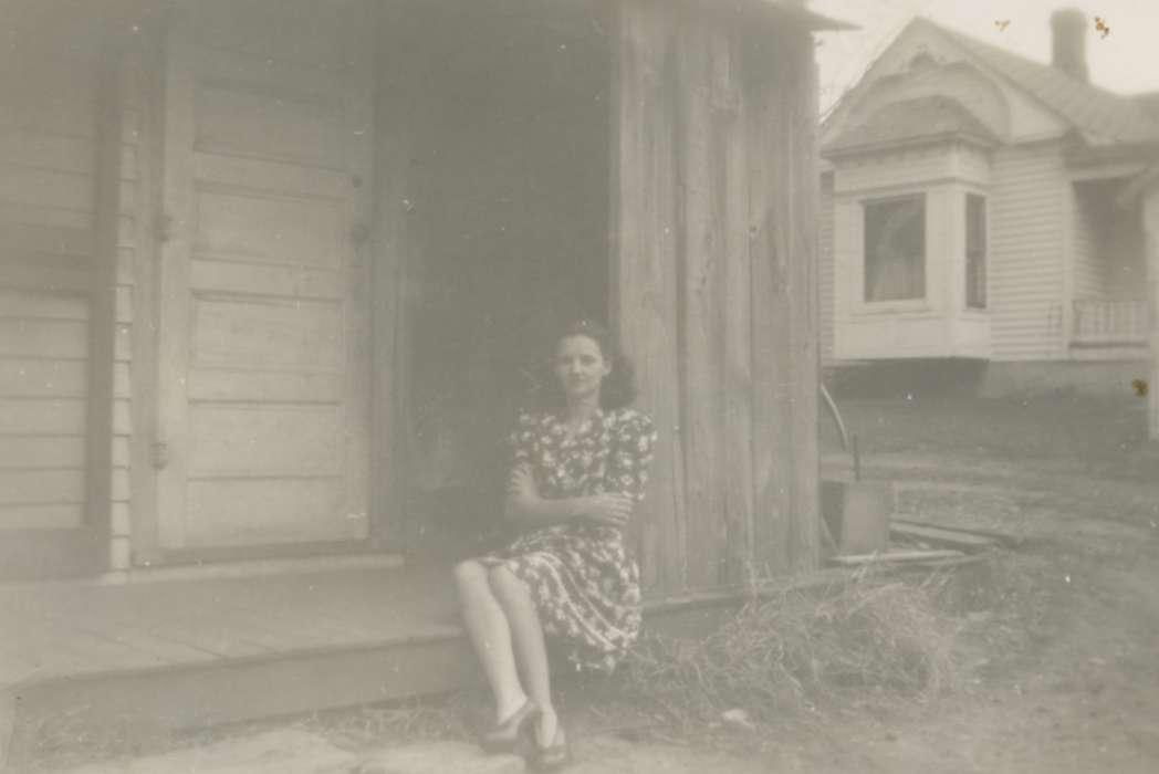 Gilbertville, IA, history of Iowa, Portraits - Individual, Iowa History, Barns, Morales, Tina, Iowa, porch, Homes, Farms