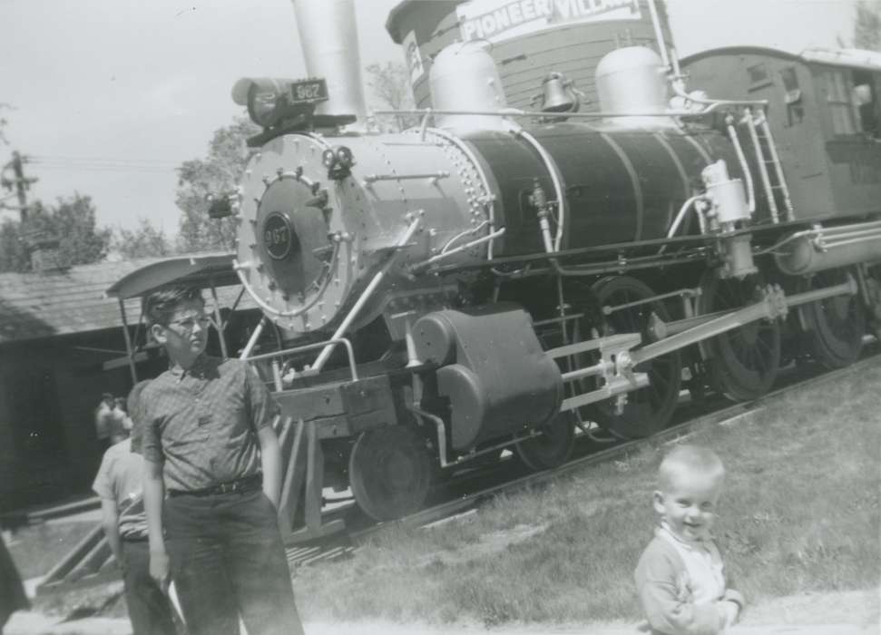 train, USA, Iowa, Vanderah, Lori, Train Stations, train tracks, railway, Children, history of Iowa, Motorized Vehicles, Iowa History