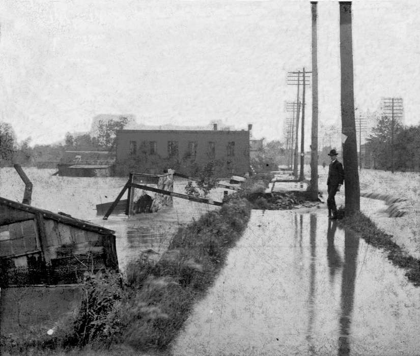 sidewalk, Ottumwa, IA, Floods, history of Iowa, Lemberger, LeAnn, Iowa, electric lines, Iowa History