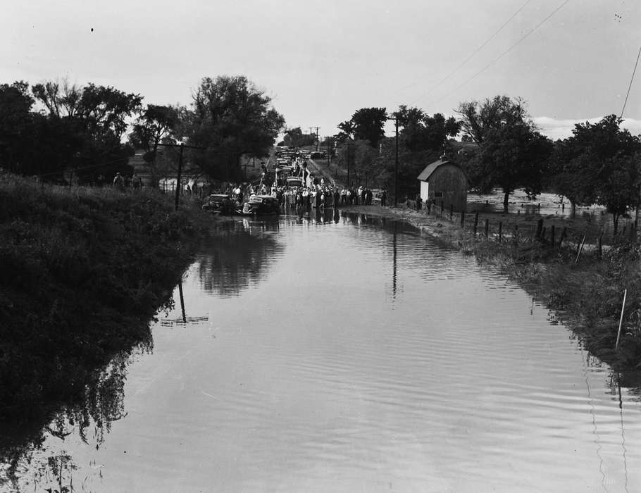 Floods, history of Iowa, Iowa History, Ottumwa, IA, Motorized Vehicles, crowd, Iowa, Lemberger, LeAnn