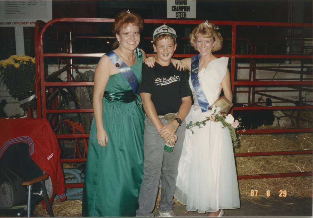 Portraits - Group, tiara, Iowa, Fairs and Festivals, steer, Des Moines, IA, dress, fair, queen, history of Iowa, Lennie, Daniel, Iowa History