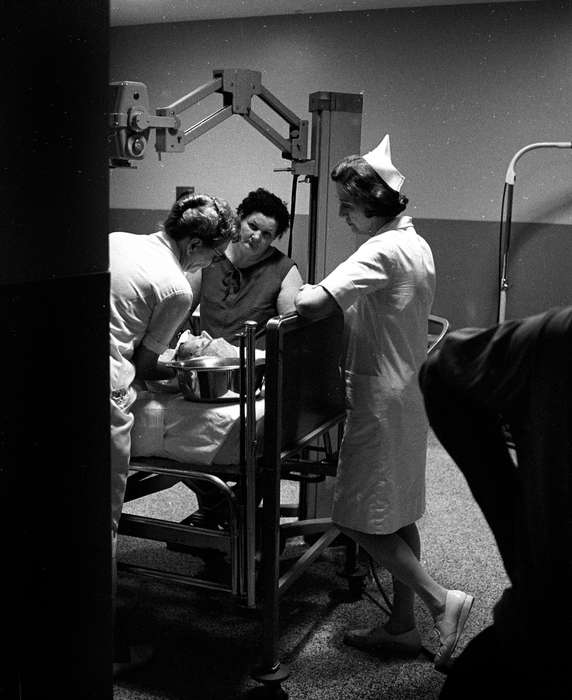 history of Iowa, Iowa History, Keosauqua, IA, Lemberger, LeAnn, patient, bed, doctor, emergency room, nurse, Iowa, bedpan, Hospitals, Labor and Occupations