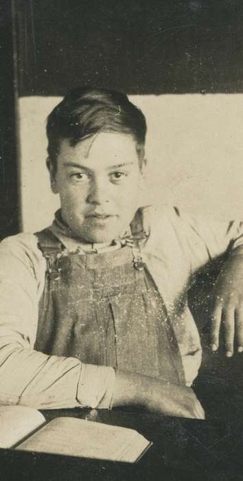 history of Iowa, Iowa History, Spilman, Jessie Cudworth, Iowa, Children, boy, eyes, USA, overalls, Portraits - Individual