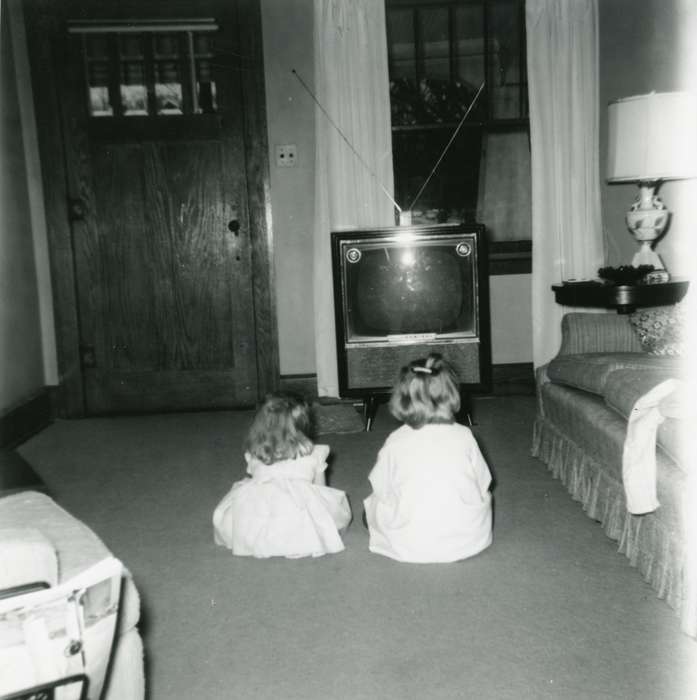 Goplerud, Lynda, history of Iowa, Iowa History, Iowa, living room, Cedar Rapids, IA, television, Homes, Children, tv