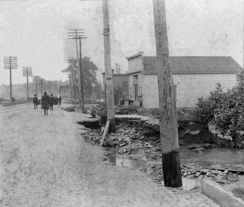 Ottumwa, IA, Floods, history of Iowa, Lemberger, LeAnn, brick, Iowa, road, Iowa History, telephone pole