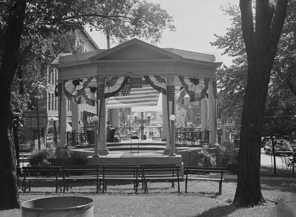 Main Streets & Town Squares, park, history of Iowa, Iowa History, Ottumwa, IA, Entertainment, Lemberger, LeAnn, bandstand, Iowa, Cities and Towns, sign, bench