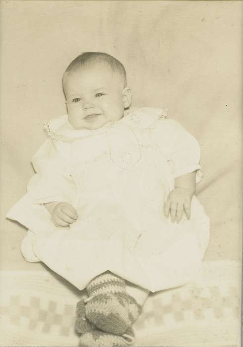 Portraits - Individual, Neymeyer, Robert, Parkersburg, IA, Iowa History, Iowa, history of Iowa