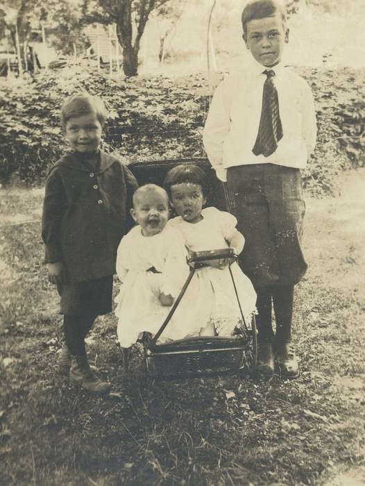 baby, Iowa History, baby carriage, tie, Children, Iowa, history of Iowa, Portraits - Group, IA, Spilman, Jessie Cudworth