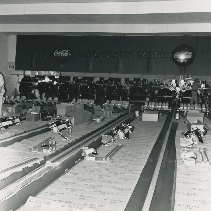 bowling, Iowa History, Entertainment, Waverly Public Library, construction, Iowa, history of Iowa, bowling alley, IA, Labor and Occupations