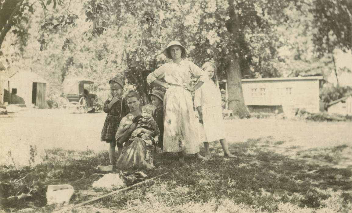 Leisure, history of Iowa, Iowa History, Mortenson, Jill, Families, horse and buggy, Eagle City, IA, Iowa, Farms, Children, hat, baby