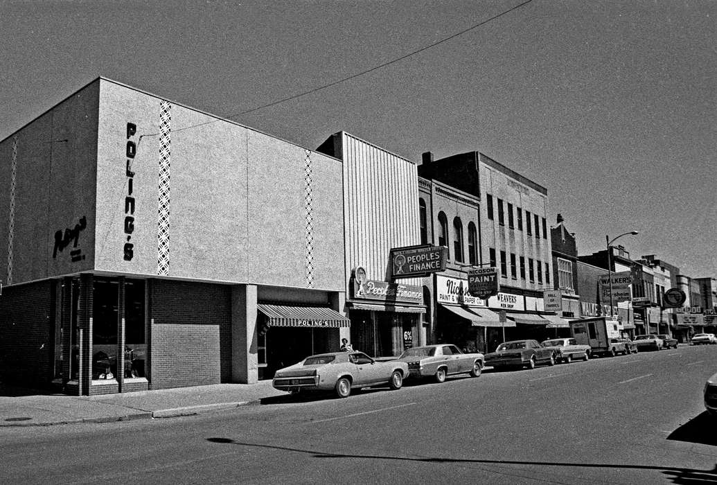mainstreet, Main Streets & Town Squares, history of Iowa, Iowa History, Ottumwa, IA, Lemberger, LeAnn, storefront, Motorized Vehicles, Businesses and Factories, downtown, car, Iowa, Cities and Towns, street