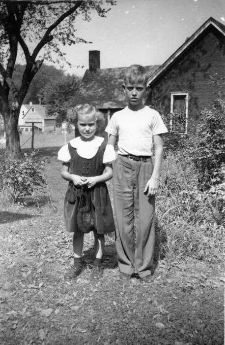 Portraits - Group, Pettit, Gene, history of Iowa, Iowa History, Charles City, IA, siblings, Iowa, Children