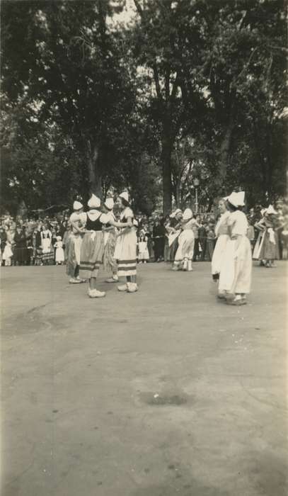 Iowa, Iowa History, Pella, IA, celebration, Hilmer, Betty, Cities and Towns, tulip, history of Iowa, costume