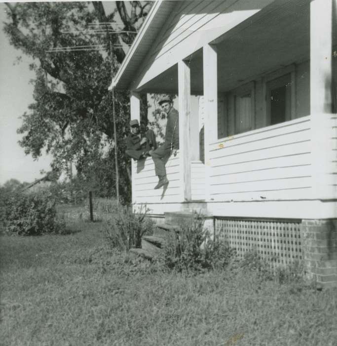 Portraits - Group, history of Iowa, Iowa History, New Hampton, IA, Speltz, Mark, Iowa, porch, Homes, Leisure
