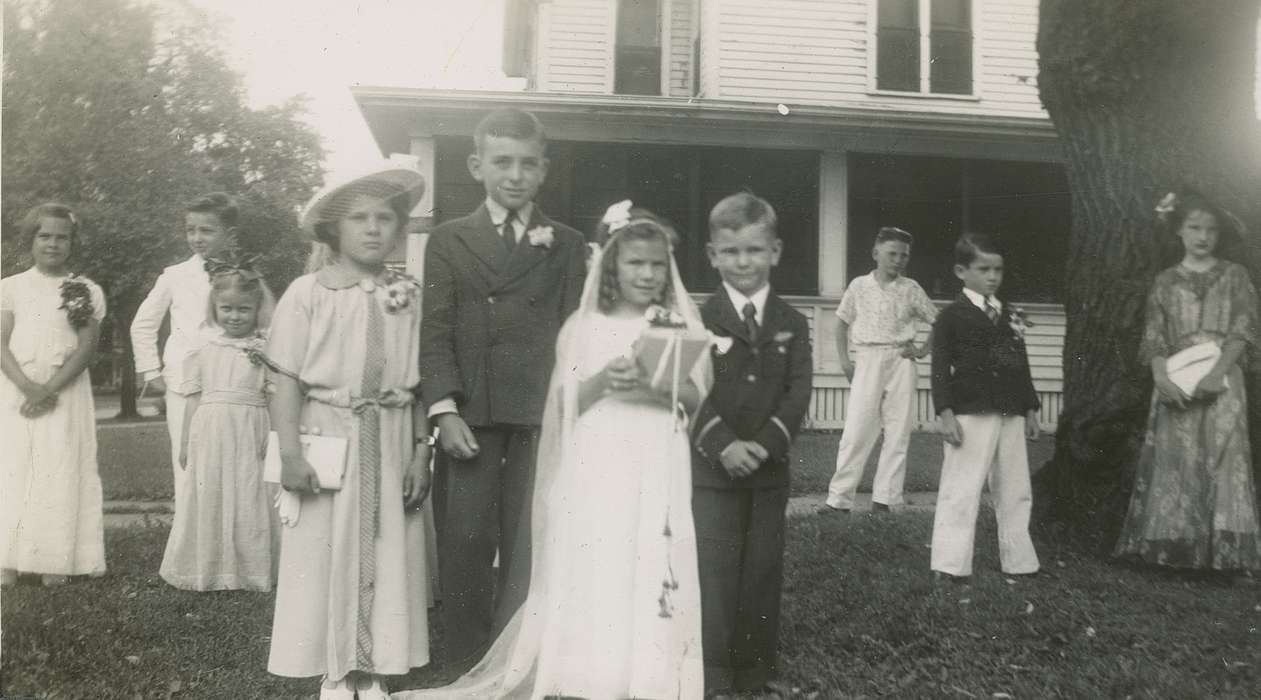 Portraits - Group, flower girl, Weddings, Iowa, Children, Beach, Rosemary, Hampton, IA, history of Iowa, Iowa History