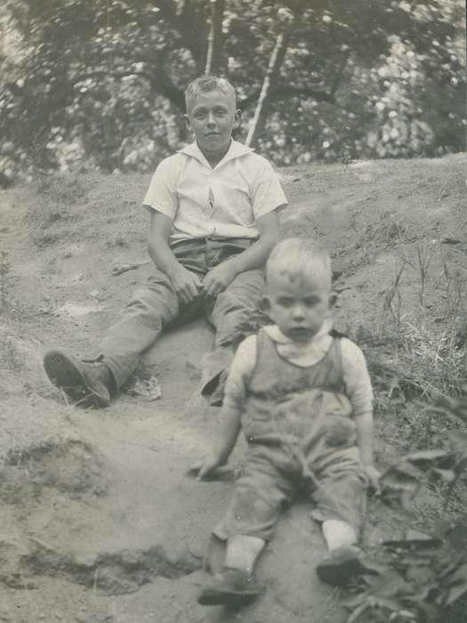 Portraits - Group, Iowa History, Iowa, baby, McMurray, Doug, Webster City, IA, Children, history of Iowa