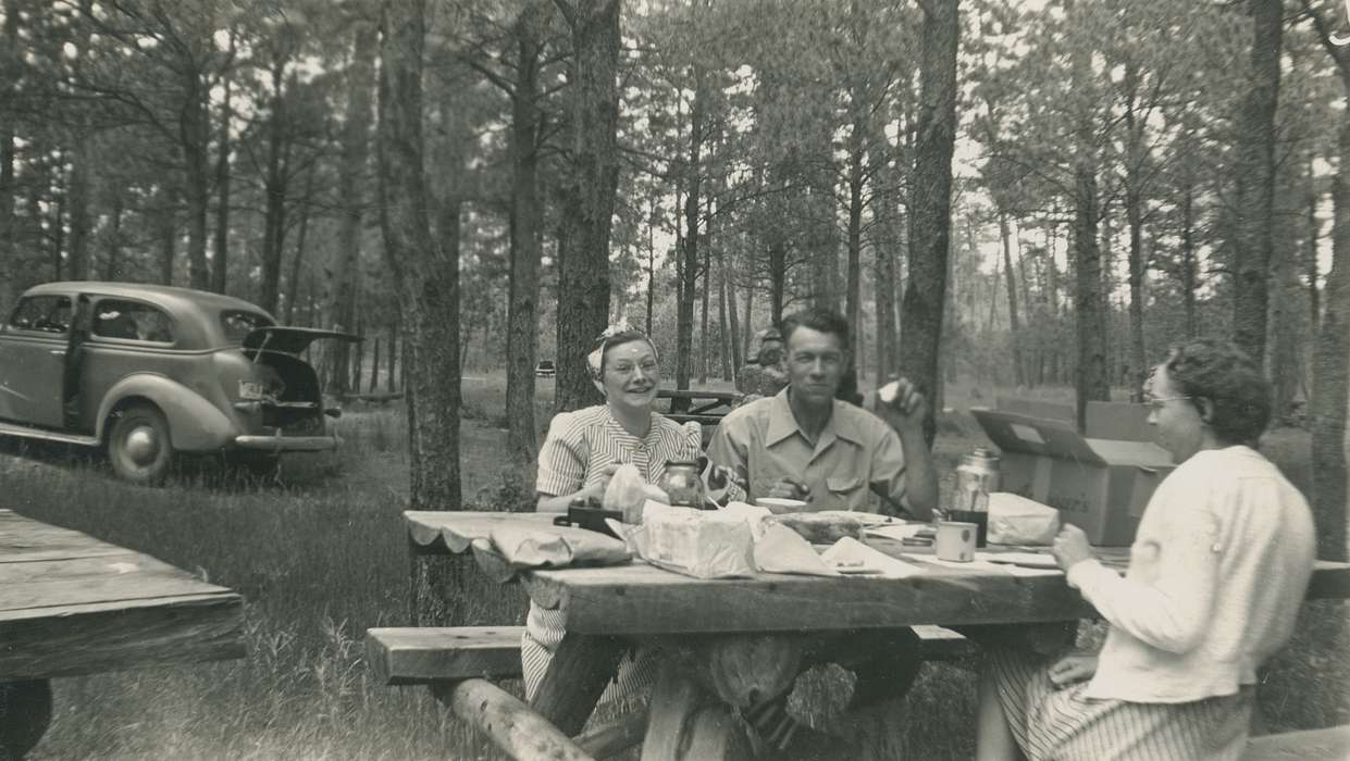 Crisman, Hannah, Food and Meals, Iowa, SD, Leisure, history of Iowa, picnic table, picnic, Iowa History