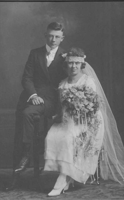 bride, Weddings, ND, history of Iowa, groom, flowers, Iowa, Iowa History, Becker, Alfred, Portraits - Group