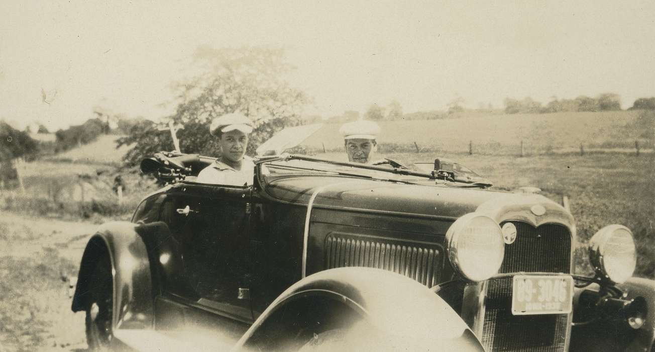 Portraits - Group, license plate, men, roadster, history of Iowa, Iowa History, Motorized Vehicles, car, Spilman, Jessie Cudworth, Iowa, headlight, USA, correct date needed