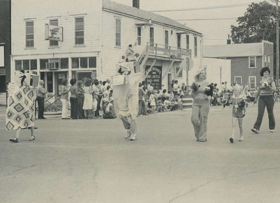 Main Streets & Town Squares, history of Iowa, Iowa History, parade, Waverly, IA, Fairs and Festivals, Iowa, Cities and Towns, Children, Waverly Public Library