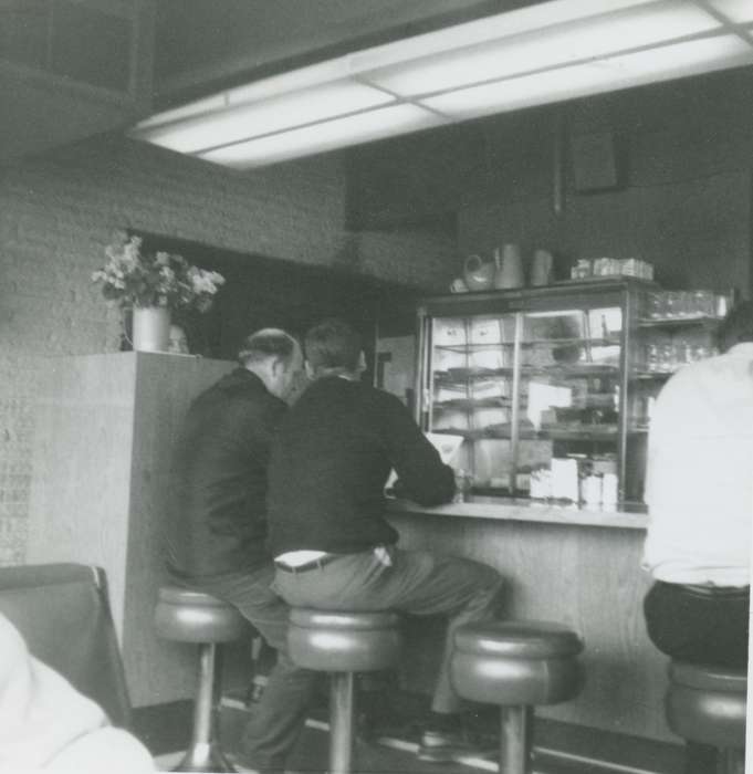 Marengo, IA, history of Iowa, Iowa History, Zimmerman, Sandi, Businesses and Factories, Iowa, restaurant, Leisure