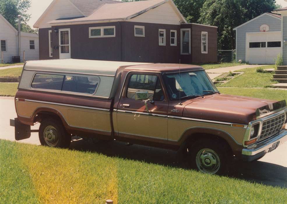 Iowa History, Iowa, Motorized Vehicles, Marion, IA, ford, truck, f-350, Merck, Linda, history of Iowa