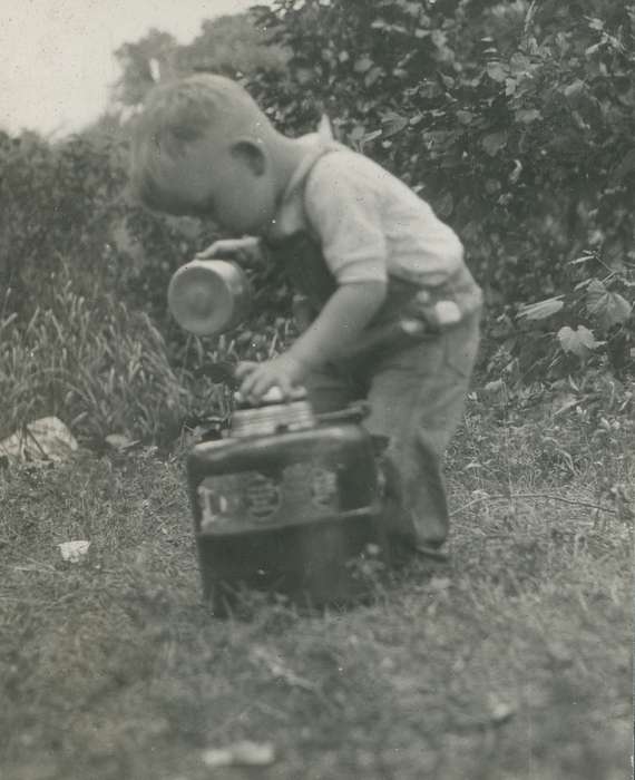 toddler, Iowa, Webster City, IA, Iowa History, history of Iowa, McMurray, Doug, Children