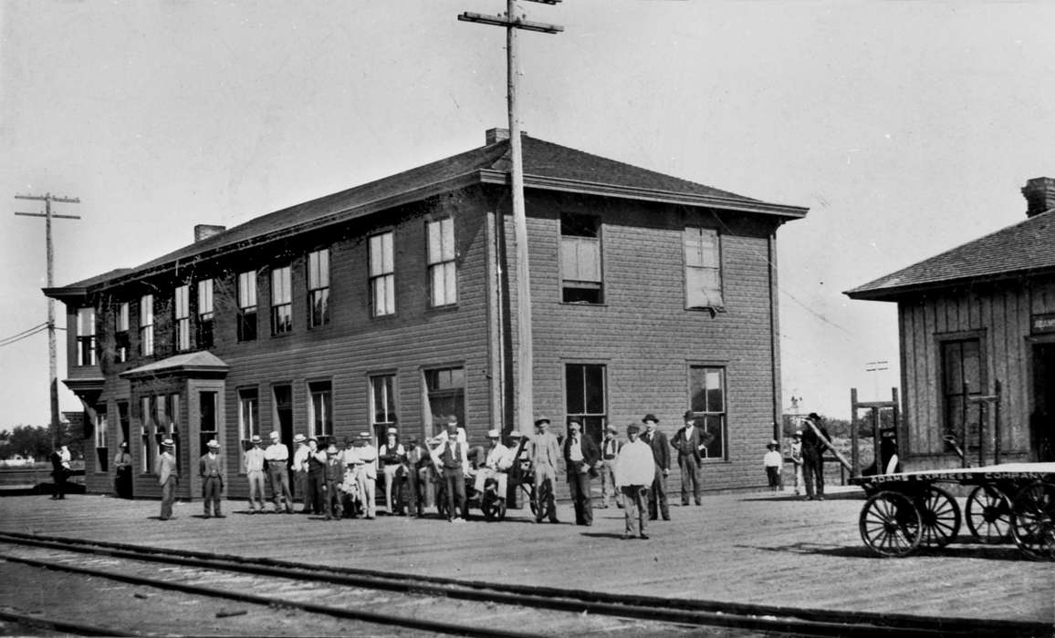 train tracks, history of Iowa, Iowa History, Ottumwa, IA, Iowa, Lemberger, LeAnn, Train Stations