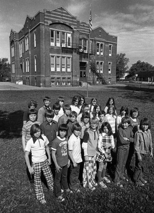 Portraits - Group, history of Iowa, Iowa History, Ottumwa, IA, Lemberger, LeAnn, Iowa, classmates, Children, Schools and Education, elementary school