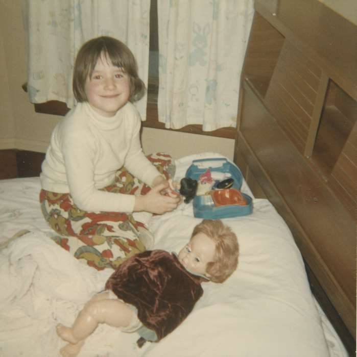 history of Iowa, Iowa History, IA, bed, toy, Scholtec, Emily, doll, Iowa, curtain, Children, Leisure, Portraits - Individual