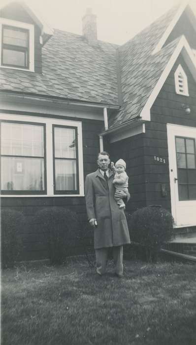 Portraits - Group, Iowa History, Iowa, window, baby, Families, Crisman, Hannah, coat, Children, Cedar Falls, IA, history of Iowa