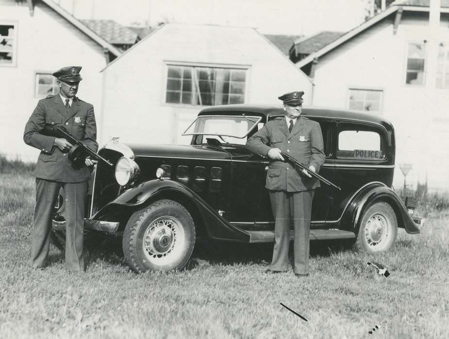 Portraits - Group, history of Iowa, uniform, Iowa History, Motorized Vehicles, car, Waverly, IA, gun, machine gun, police officer, Iowa, Waverly Public Library