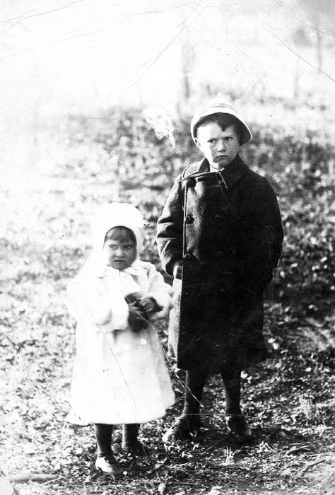 Hardin County, IA, Portraits - Group, Iowa History, Iowa, Klinefelter, Mary, siblings, Farms, Children, history of Iowa