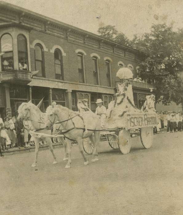 Anamosa, IA, history of Iowa, Hatcher, Cecilia, Animals, Iowa, parade, horse, Entertainment, Iowa History