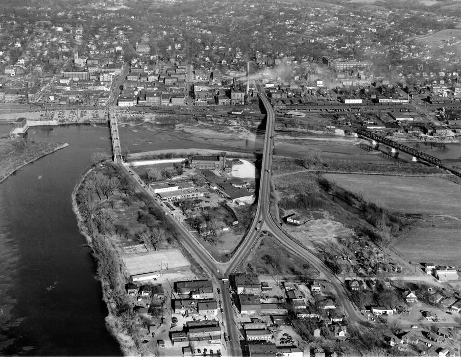 history of Iowa, Iowa History, Ottumwa, IA, Lemberger, LeAnn, road, Lakes, Rivers, and Streams, Aerial Shots, river, Iowa, Cities and Towns