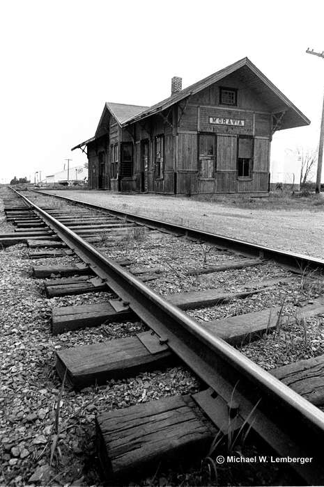 train track, history of Iowa, Lemberger, LeAnn, Iowa, Train Stations, Cities and Towns, Iowa History, railroad, Moravia, IA