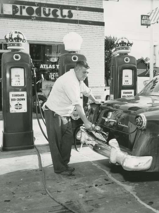 Iowa History, Waverly Public Library, gas station, Iowa, history of Iowa, gas pump, correct date needed, Businesses and Factories, IA, Labor and Occupations